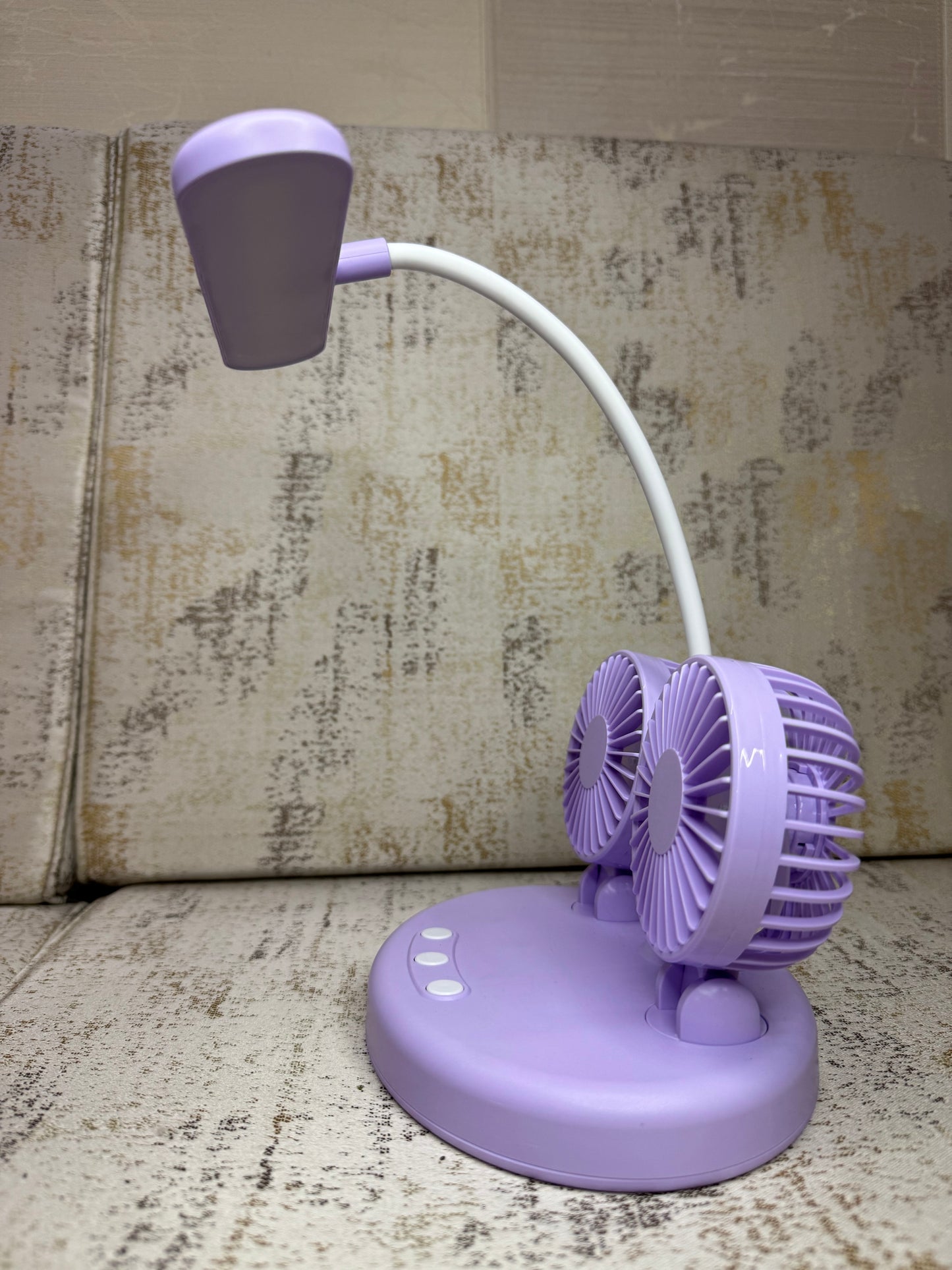 Desk lamp with fans